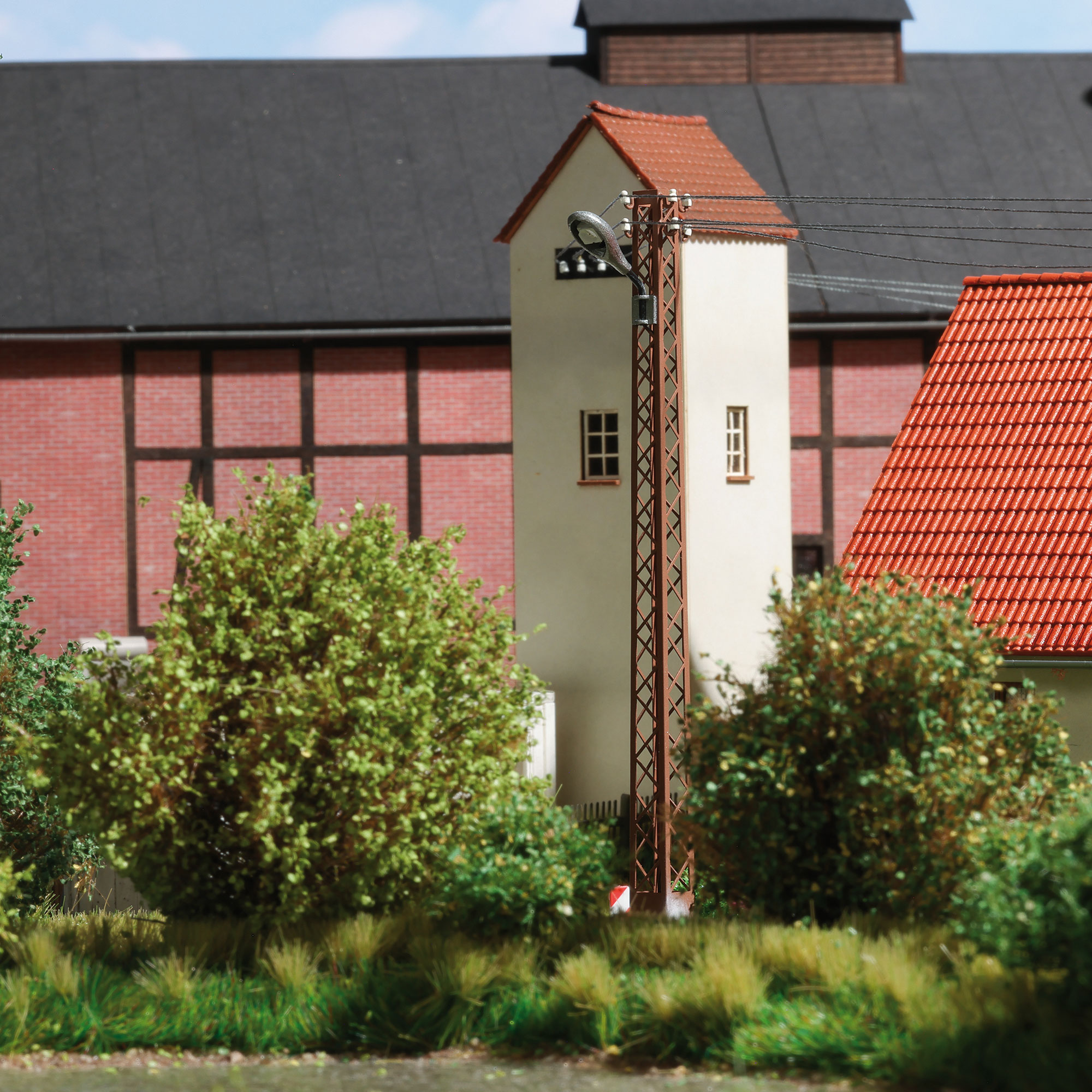 Busch 4183 - Rost Gittermastl. weiß oval H