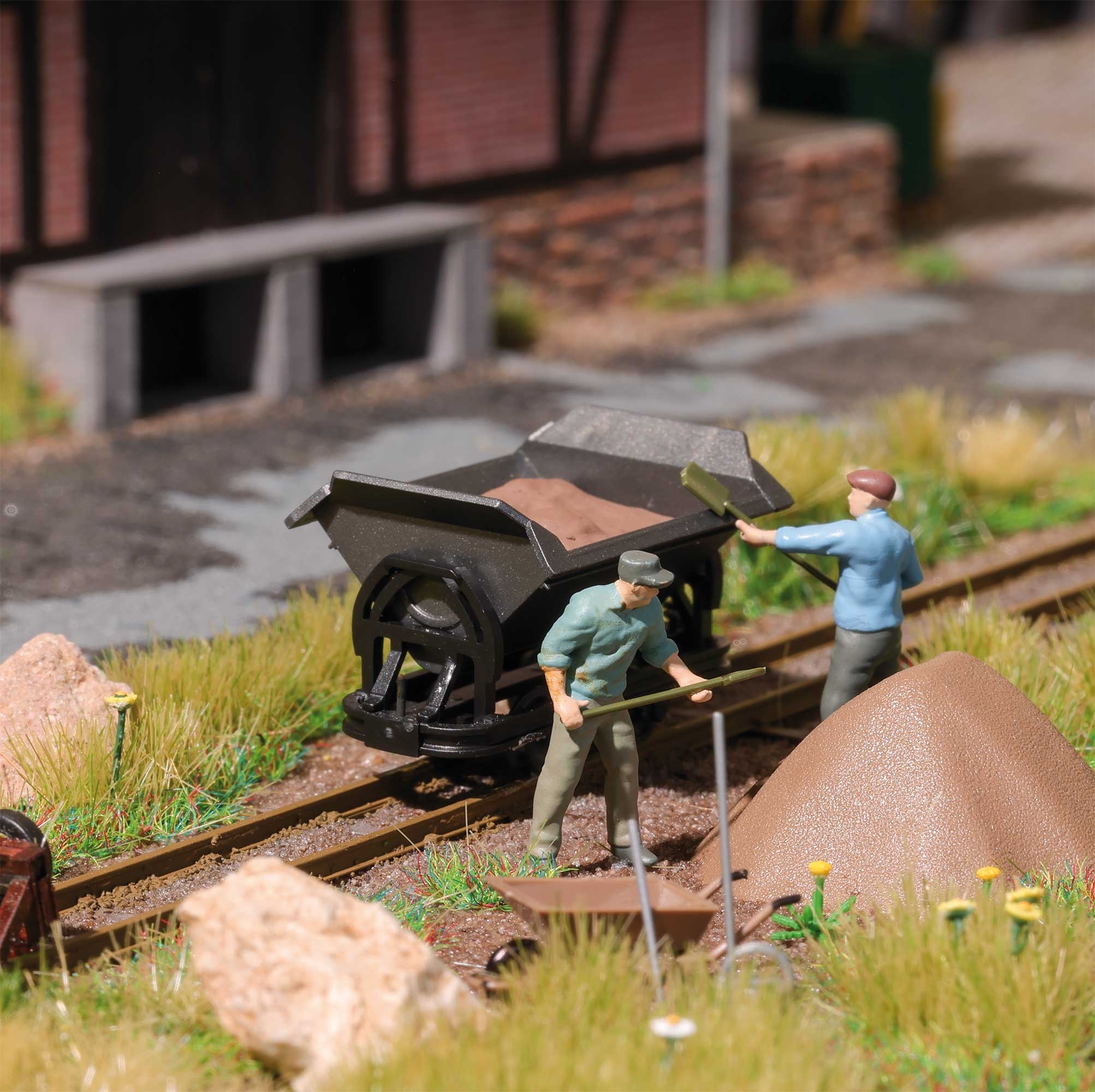 Busch 12455 - A-Set: Kipplore beladen H0