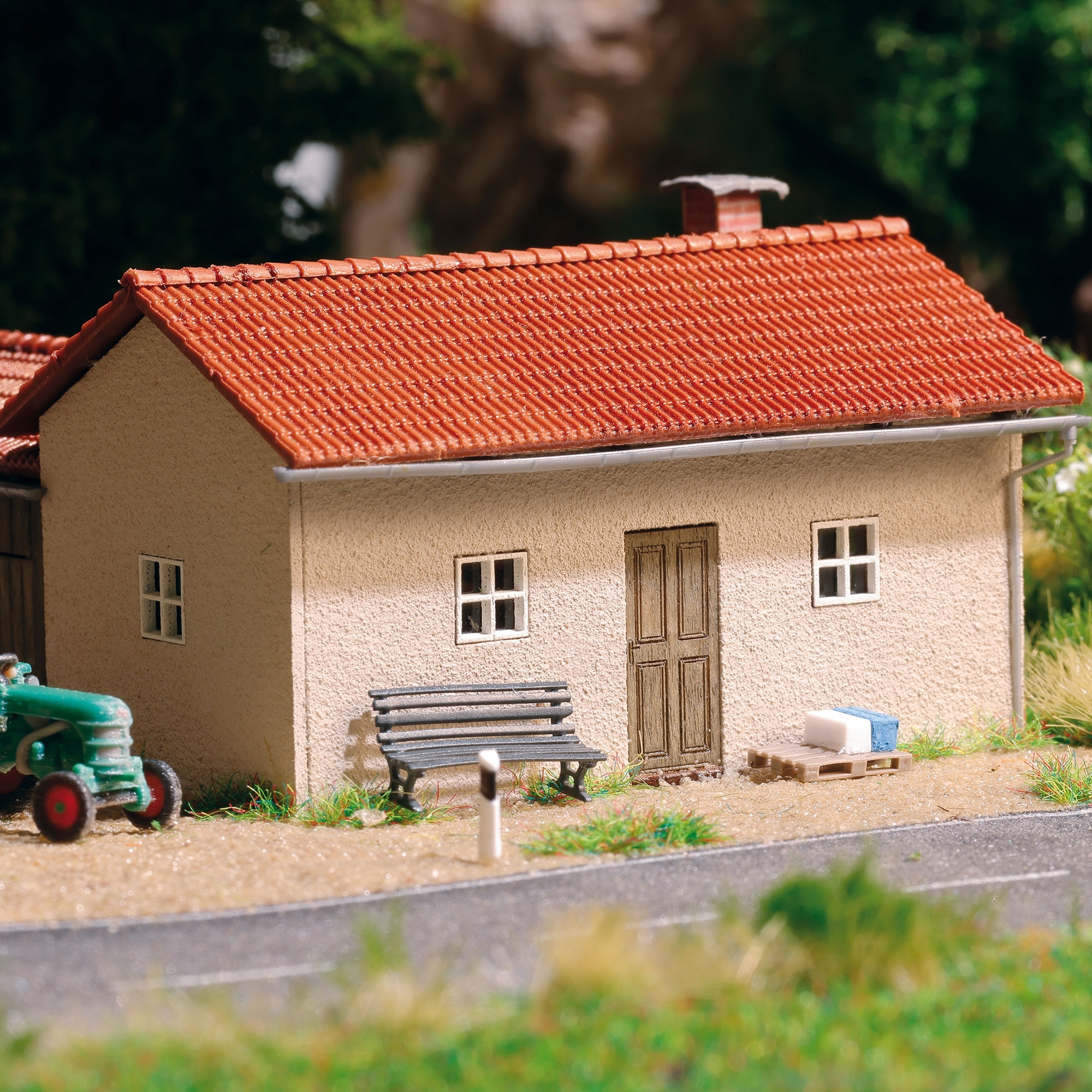 Busch 1898 - Werkstatt mit Schuppen H0