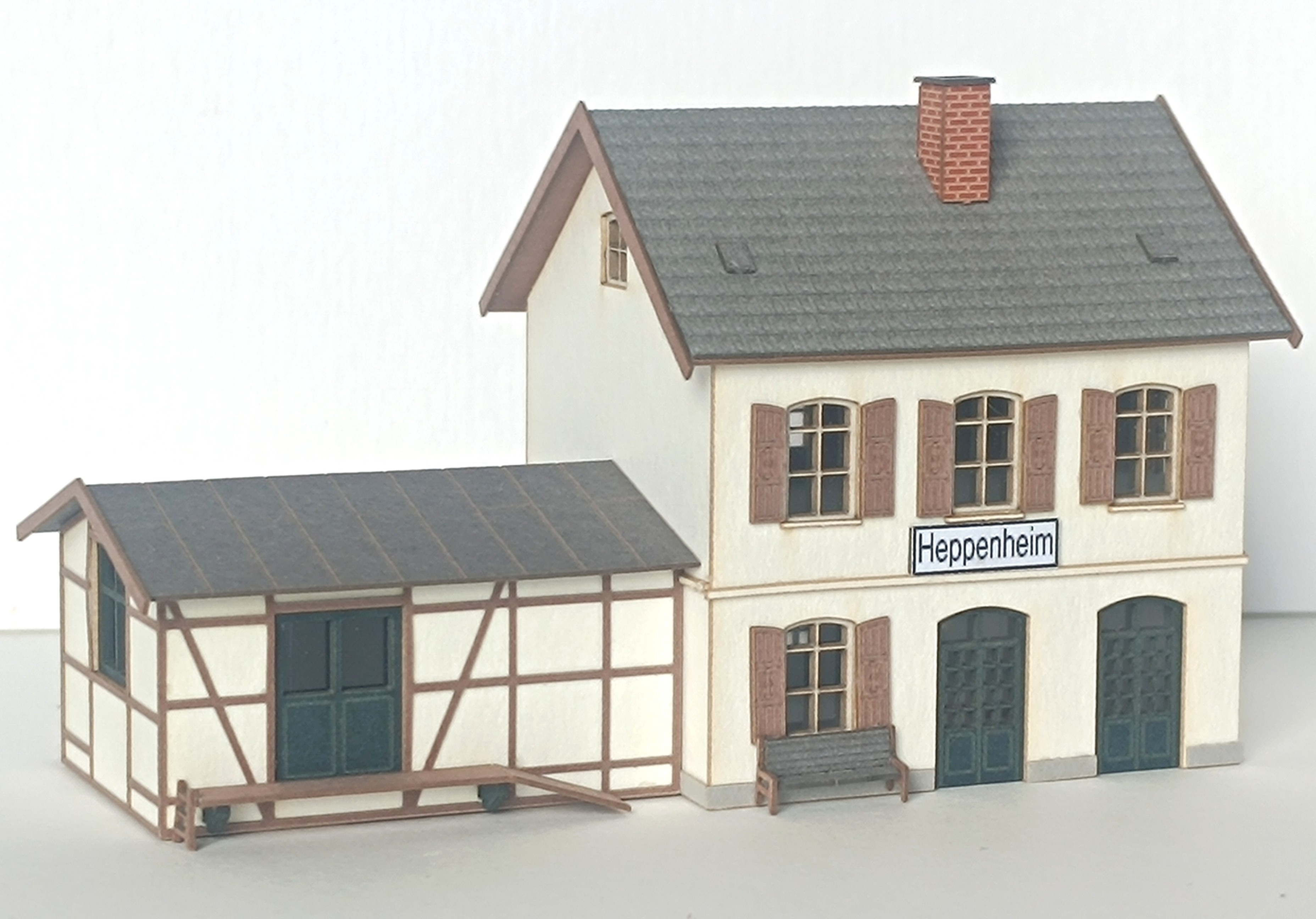 Laffont Z13401: Bahnhof Heppenheim mit Güterschupp